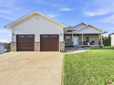 907 S 25th Street, Beatrice, NE 68310