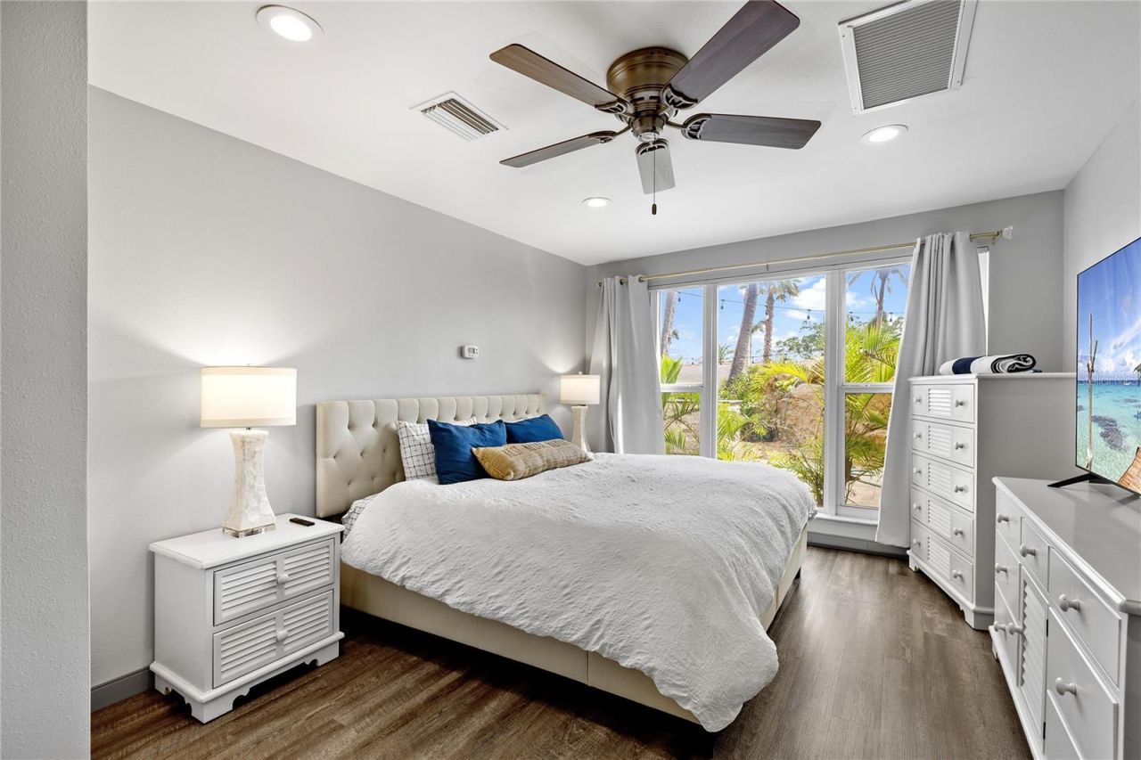 601 Longboat Club Road, Unit 902S, Longboat Key, FL 34228 Photo