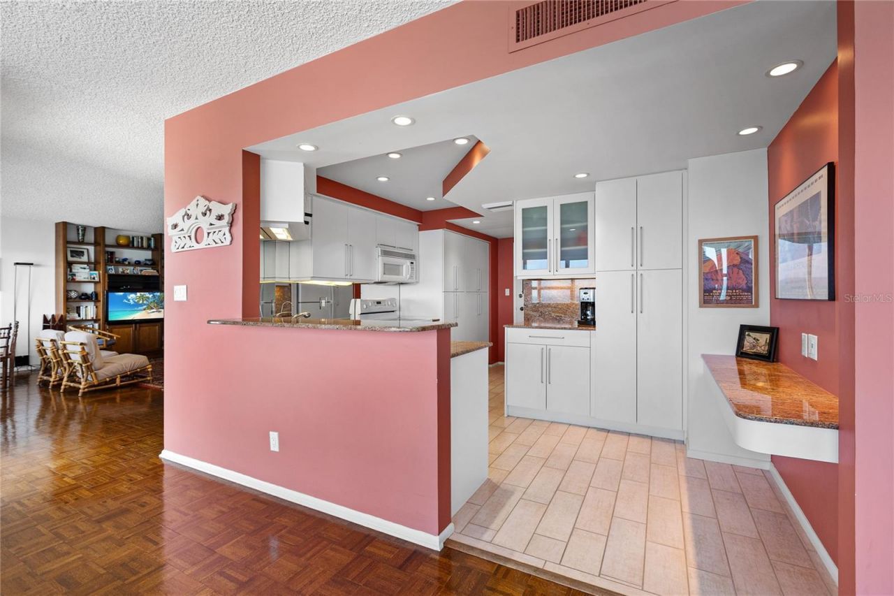 601 Longboat Club Road, Unit 902S, Longboat Key, FL 34228 Photo