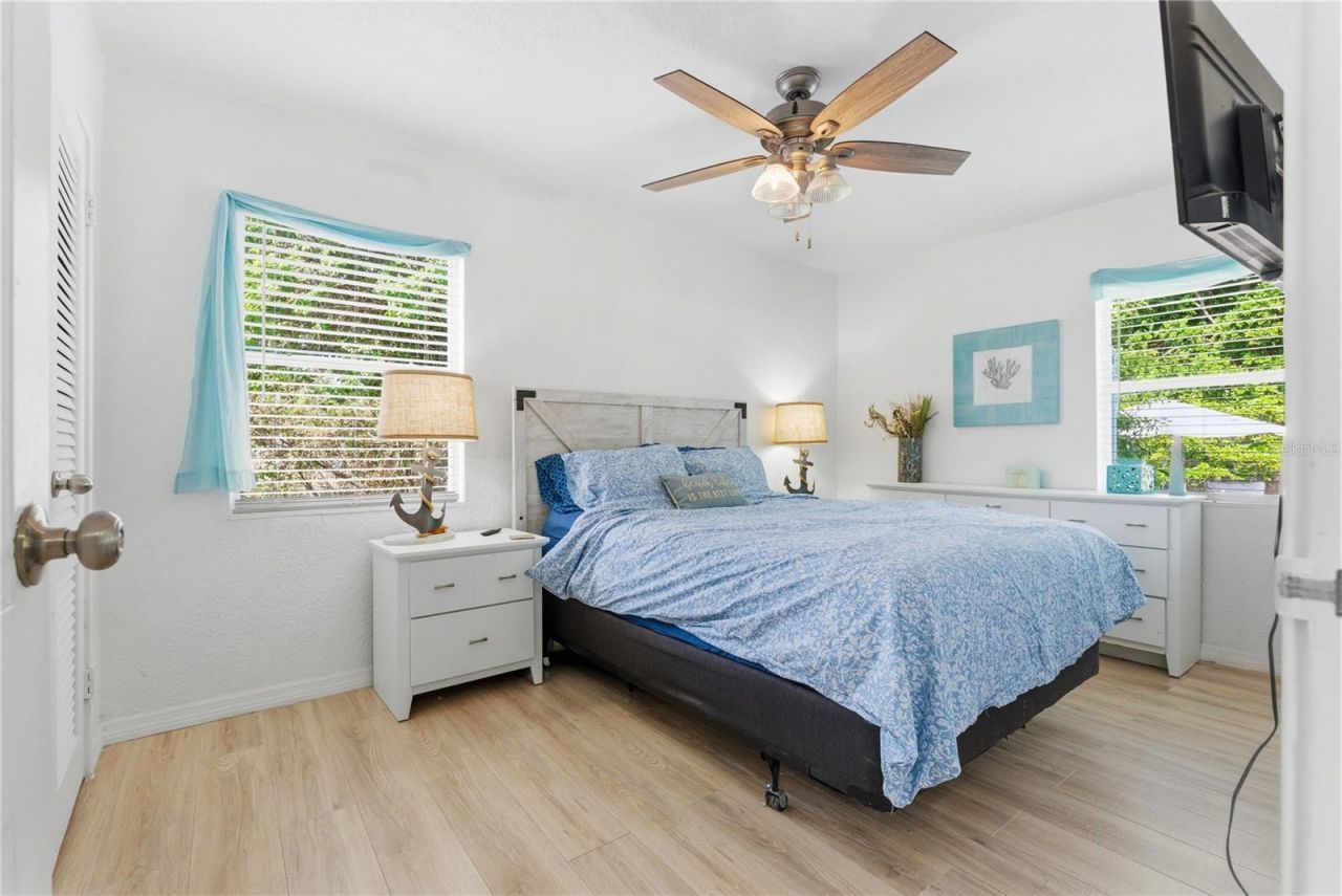 1249 Essex Drive N, Saint Petersburg, FL 33710 Photo