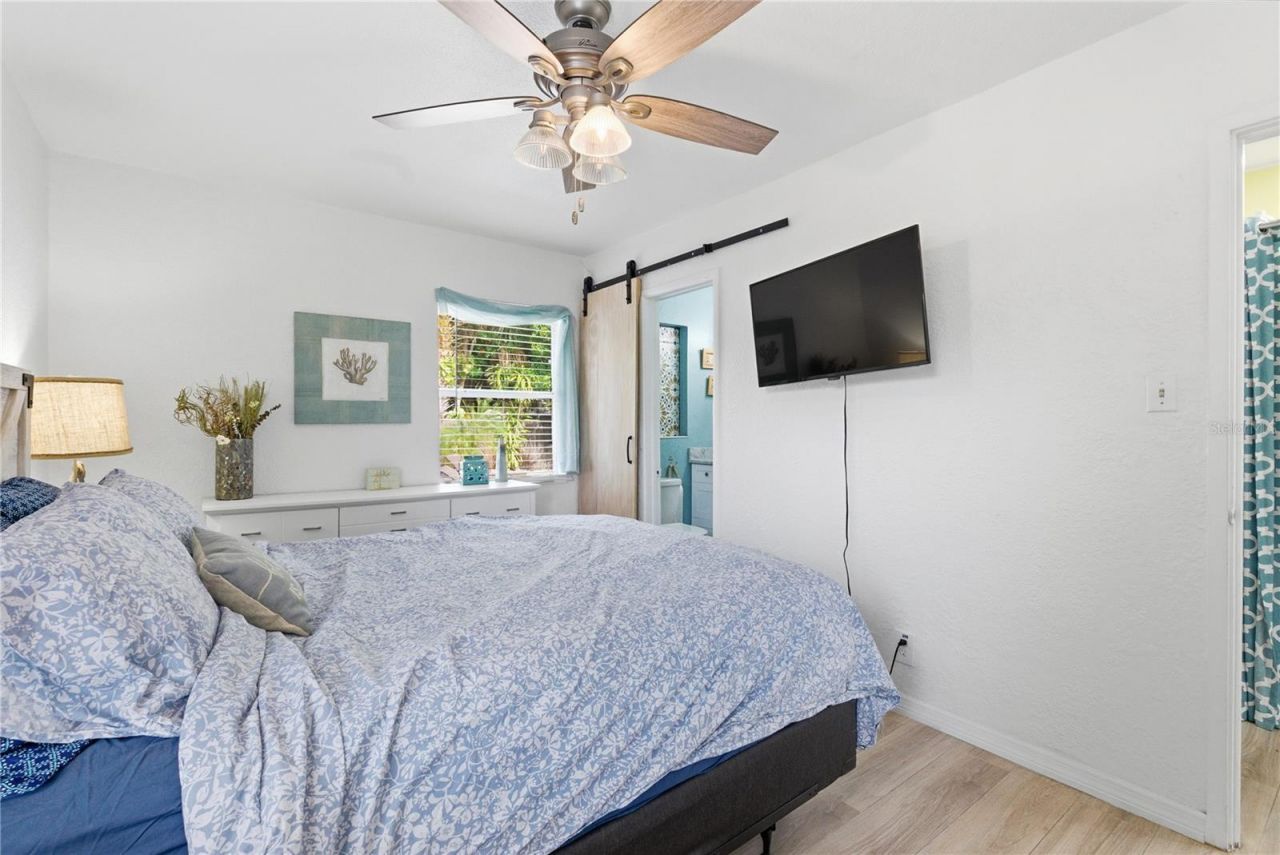 1249 Essex Drive N, Saint Petersburg, FL 33710 Photo