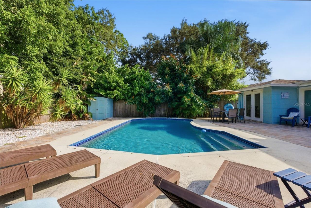 1249 Essex Drive N, Saint Petersburg, FL 33710 Photo