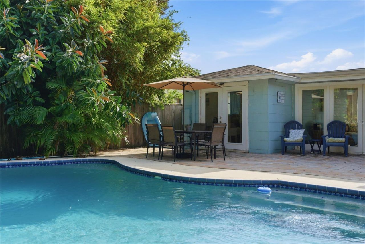 1249 Essex Drive N, Saint Petersburg, FL 33710 Photo