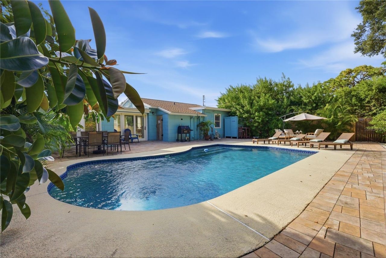 1249 Essex Drive N, Saint Petersburg, FL 33710 Photo