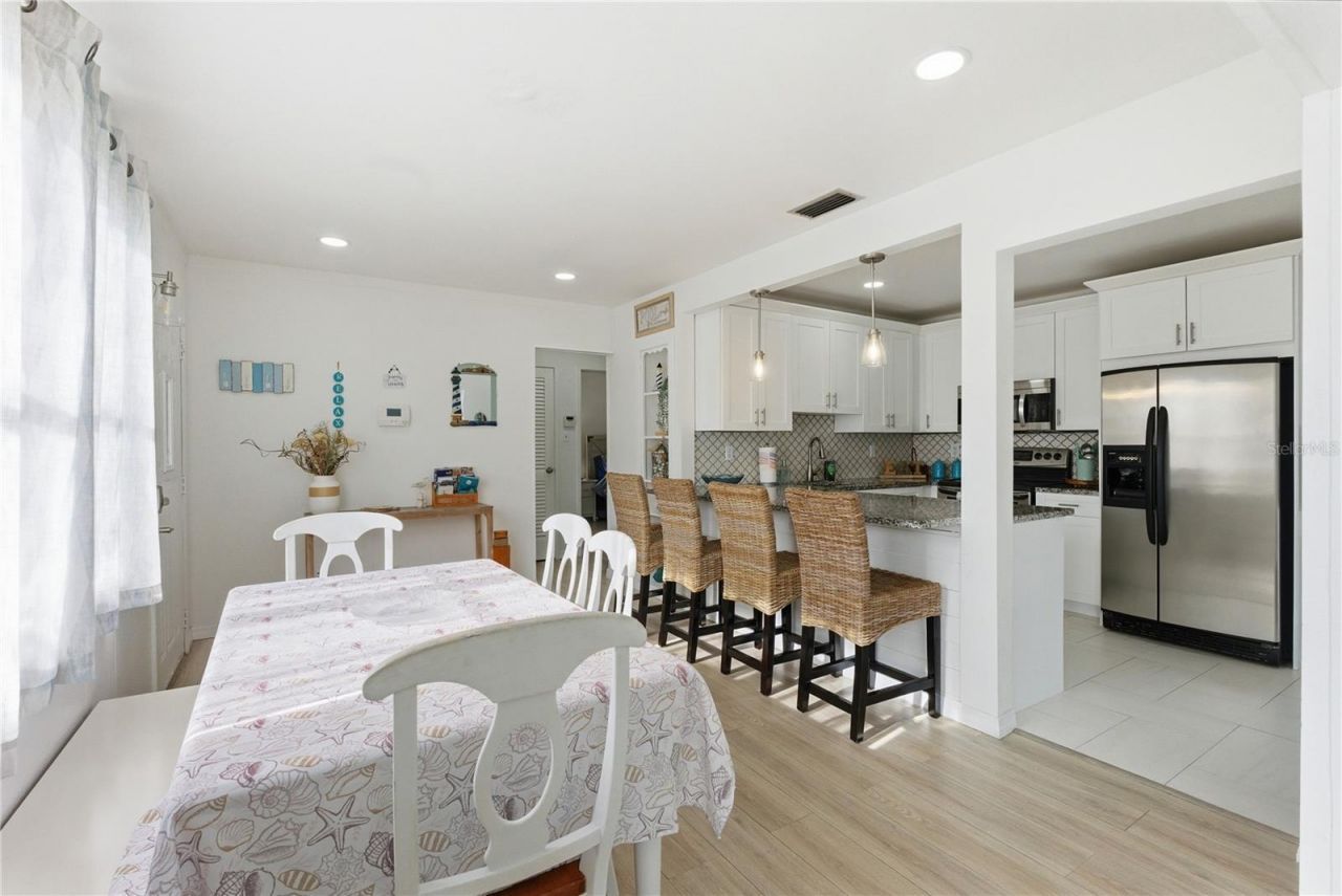 1249 Essex Drive N, Saint Petersburg, FL 33710 Photo