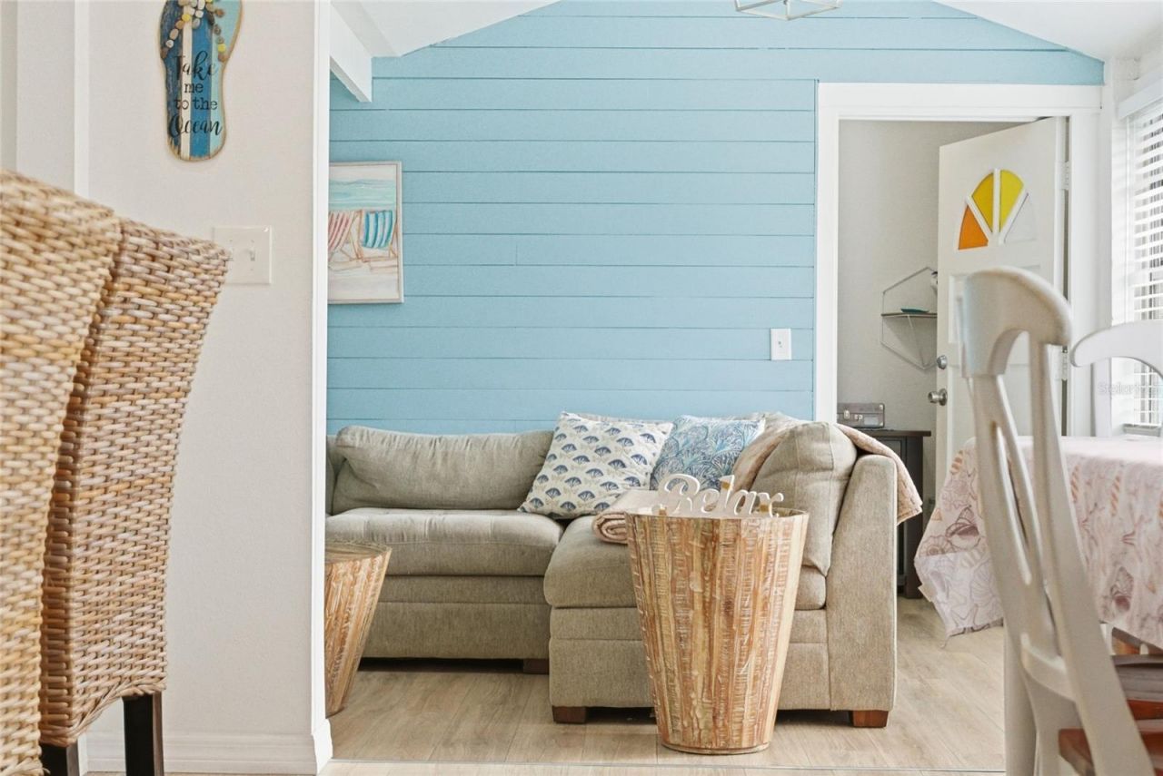 1249 Essex Drive N, Saint Petersburg, FL 33710 Photo