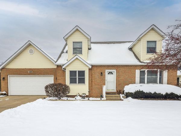 1346 Essex Drive, Chesterton, IN 46304
