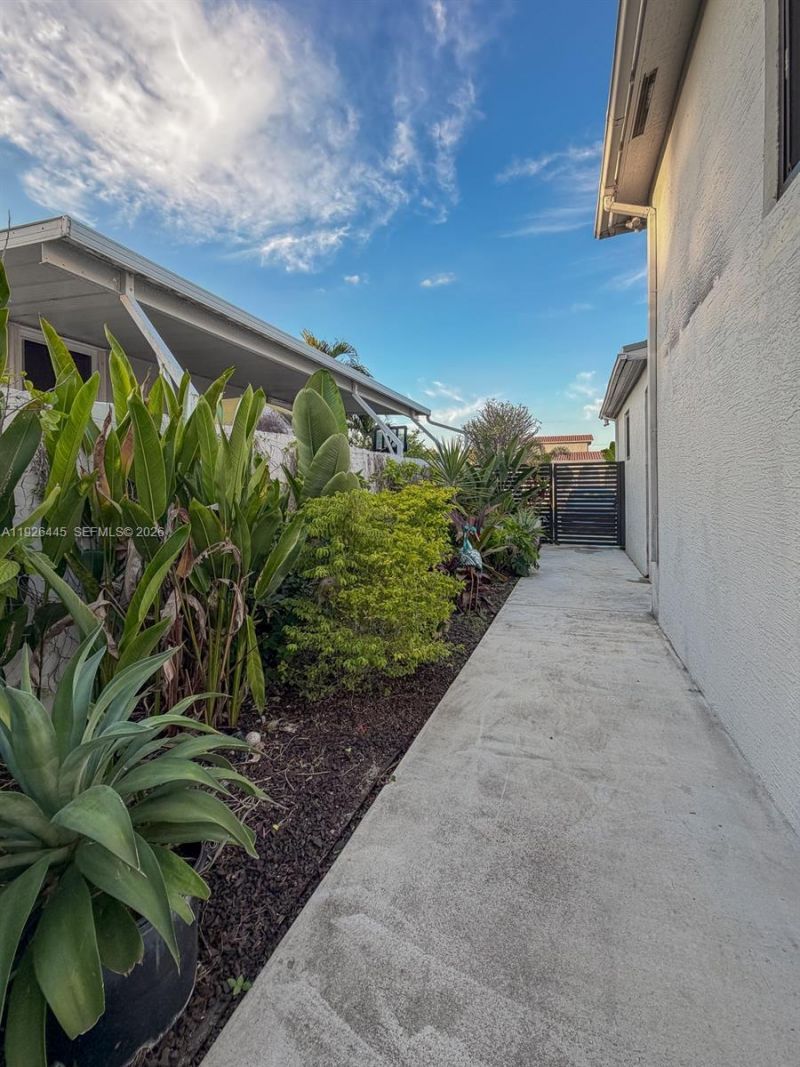 7840 SW 18th Ter, Miami, FL 33155 Photo