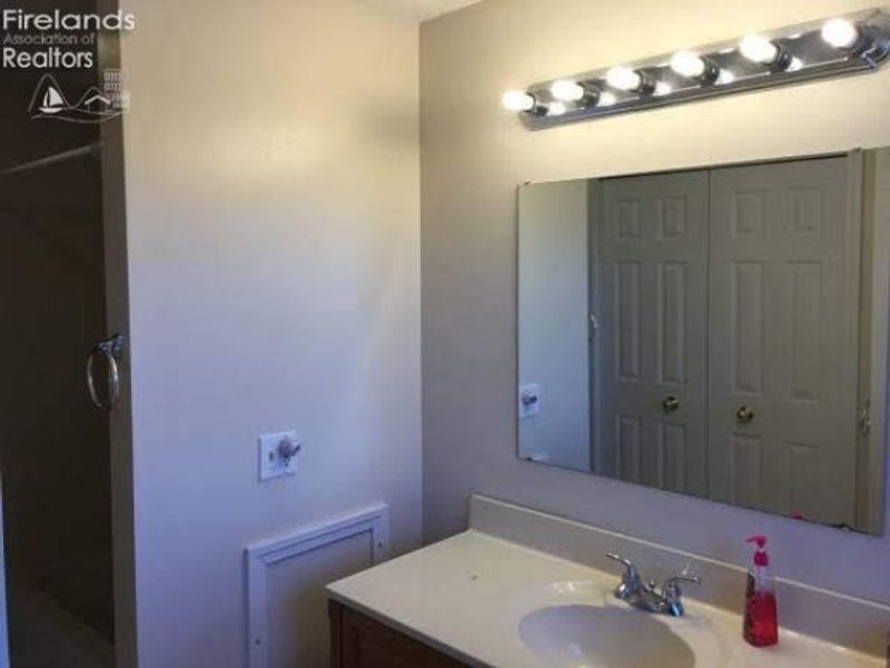 48903 North Ridge Road, Amherst, OH 44001 Photo 5