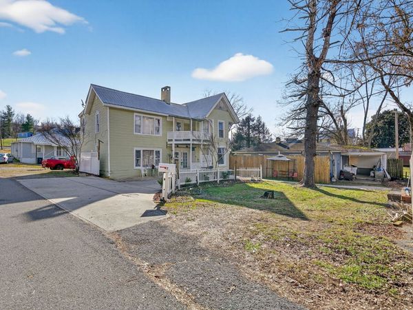 7 Marshall St, Sparta, TN 38583