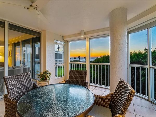 20 Seagate DR, Unit 103, NAPLES, FL 34103
