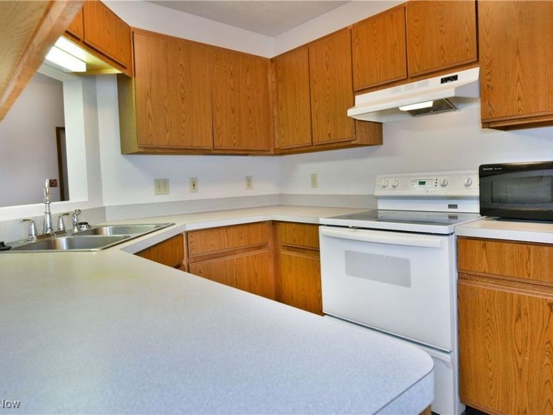 3477 Ivy Hill Circle, Unit B, Cortland, OH 44410 Photo 15