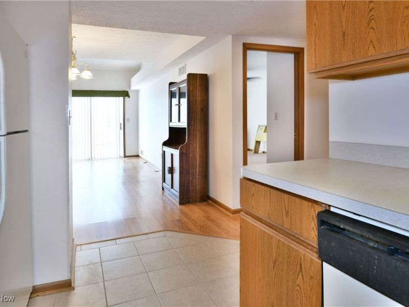 3477 Ivy Hill Circle, Unit B, Cortland, OH 44410 Photo 16