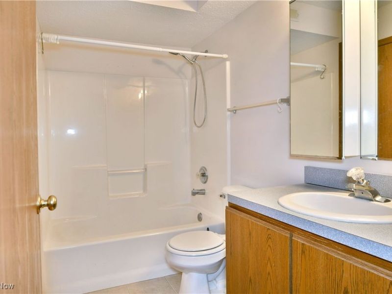 3477 Ivy Hill Circle, Unit B, Cortland, OH 44410 Photo 22