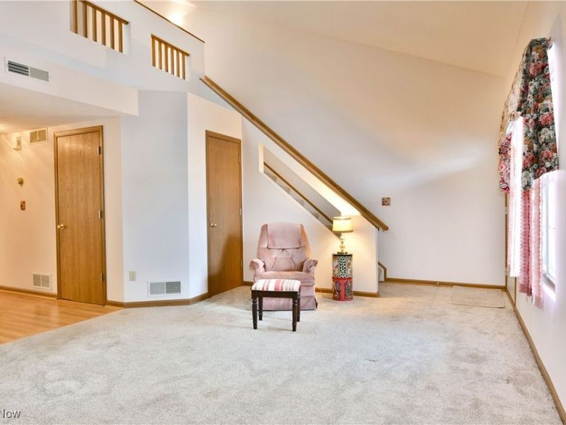 3477 Ivy Hill Circle, Unit B, Cortland, OH 44410 Photo 6