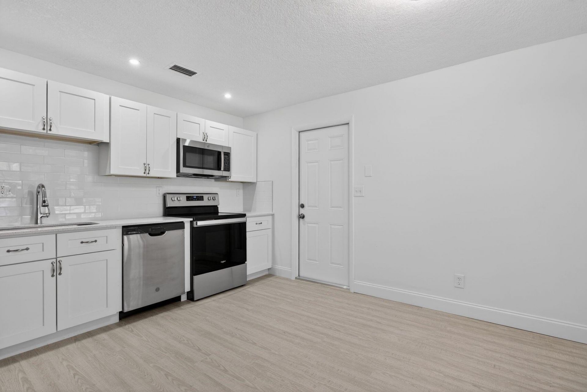 208 NE 14th Avenue, Pompano Beach, FL 33060 Photo