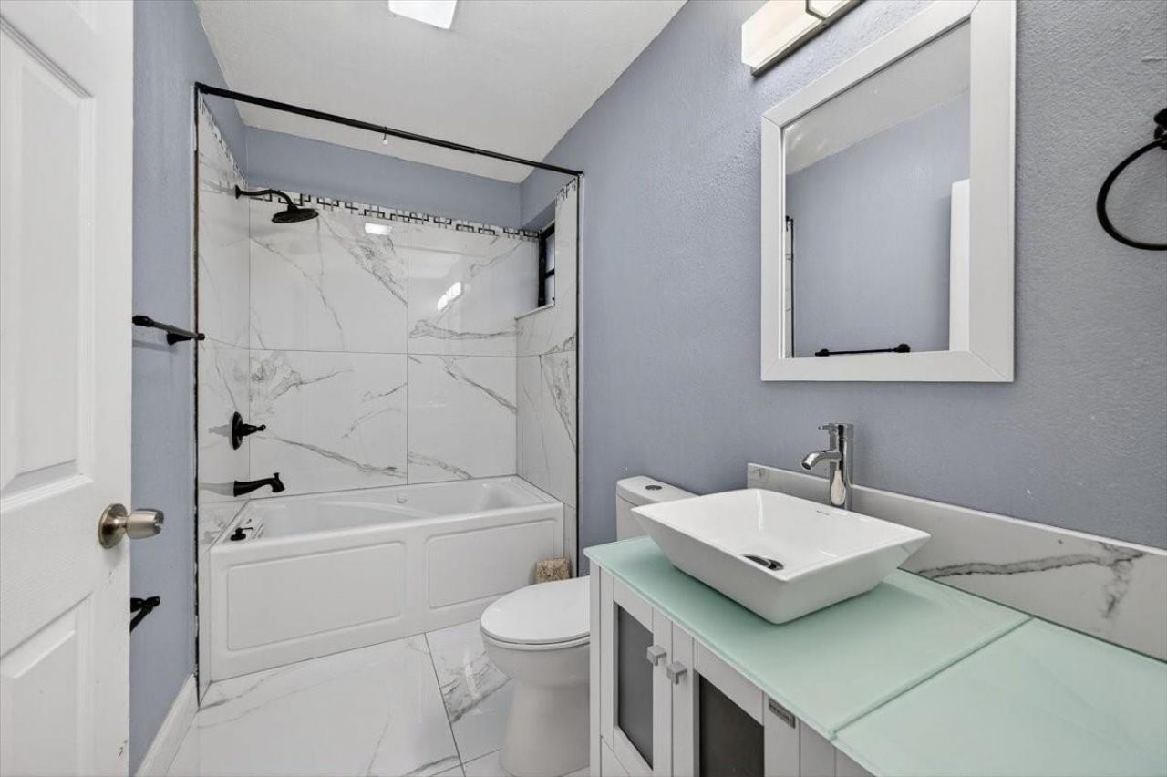 15775 N Miami Avenue, Miami, FL 33169 Photo