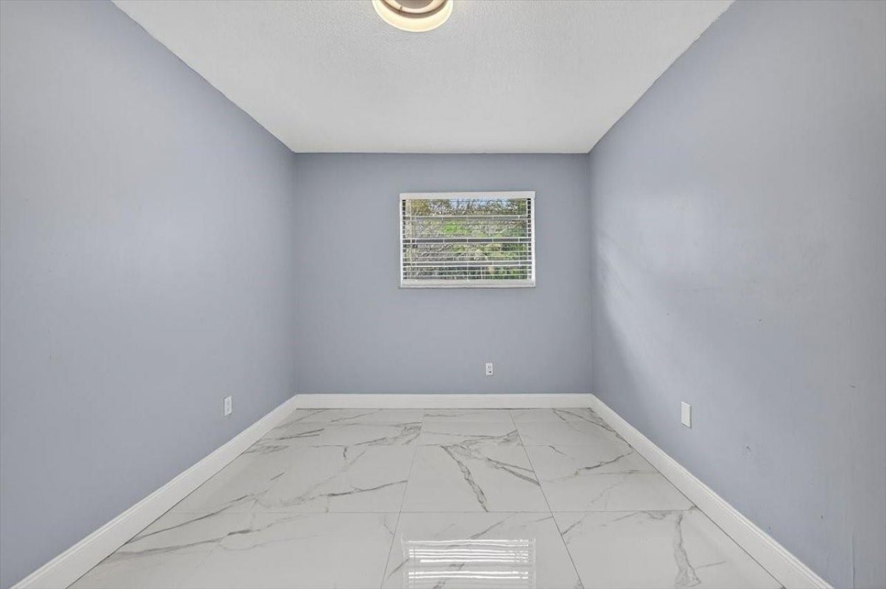 15775 N Miami Avenue, Miami, FL 33169 Photo