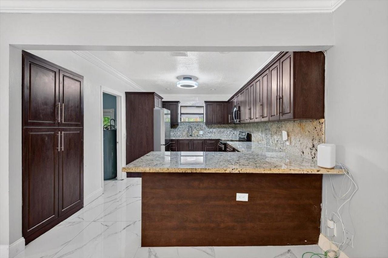 15775 N Miami Avenue, Miami, FL 33169 Photo