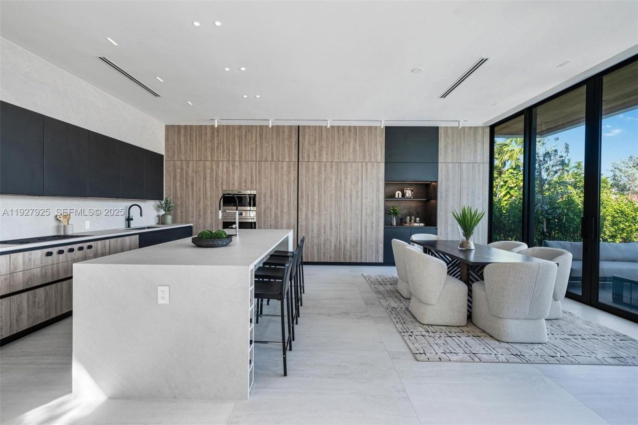 8935 Froude Ave, Surfside, FL 33154 Photo