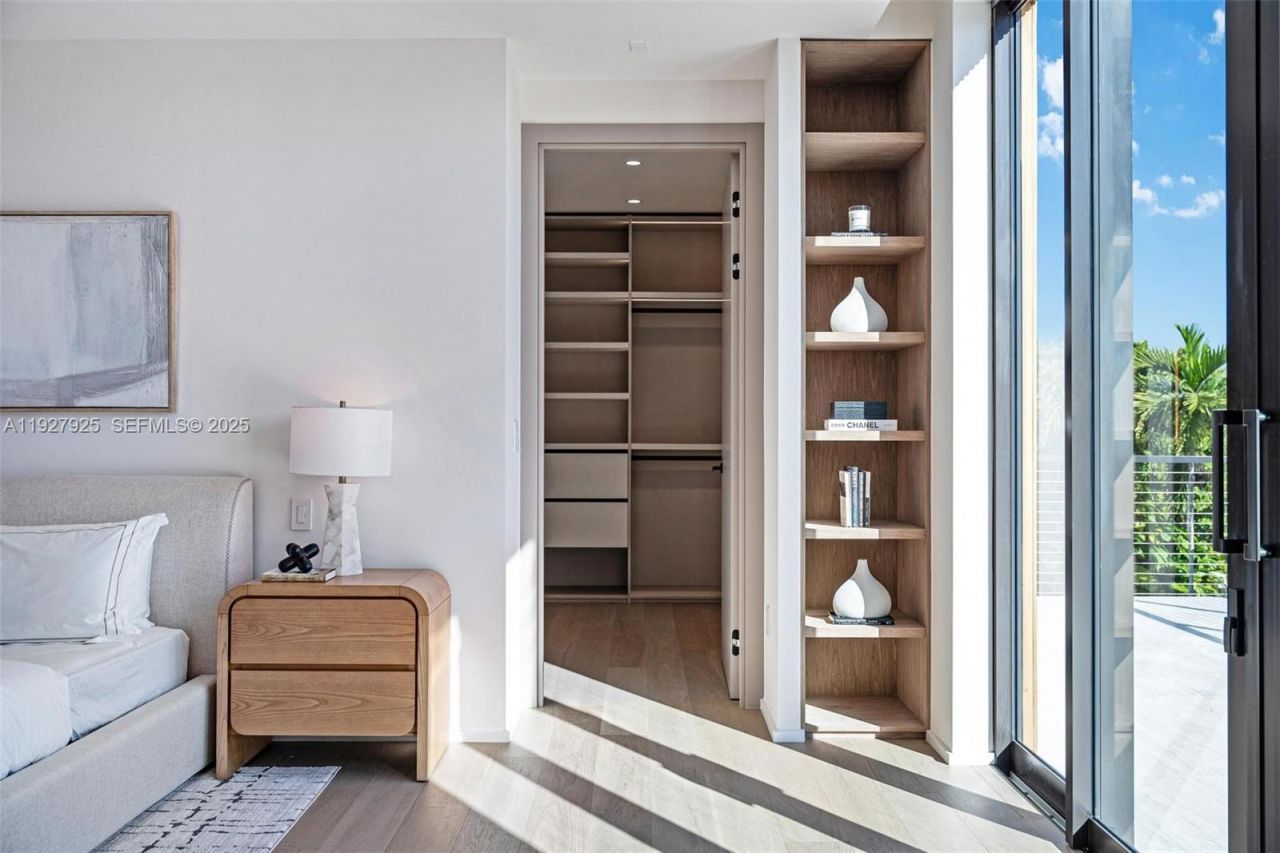 8935 Froude Ave, Surfside, FL 33154 Photo