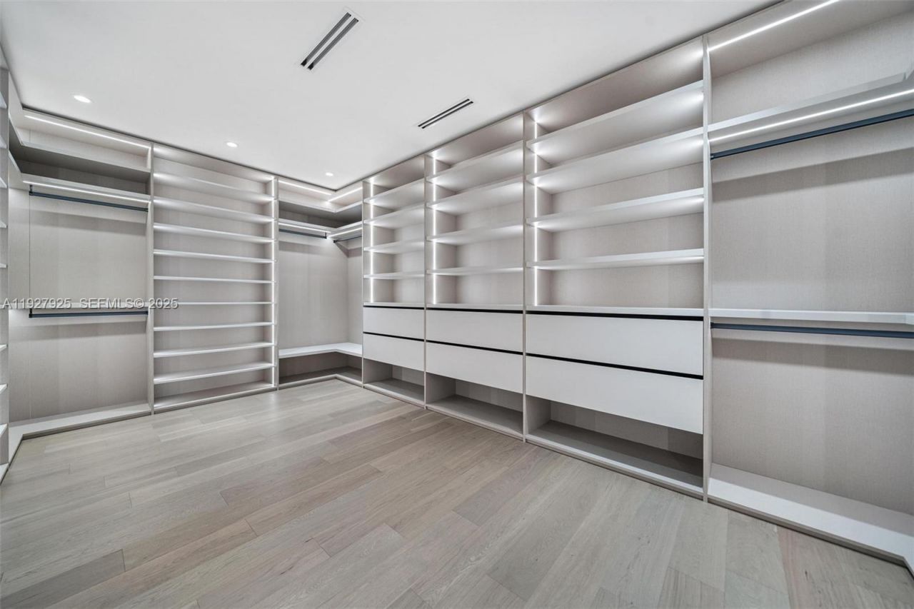 8935 Froude Ave, Surfside, FL 33154 Photo