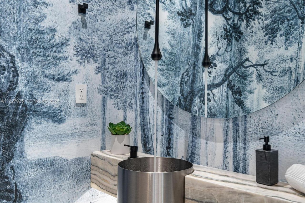 8935 Froude Ave, Surfside, FL 33154 Photo