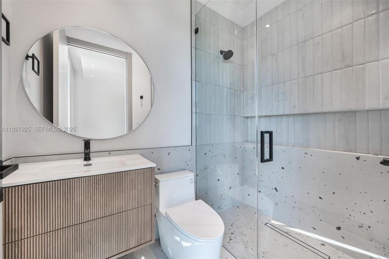 8935 Froude Ave, Surfside, FL 33154 Photo