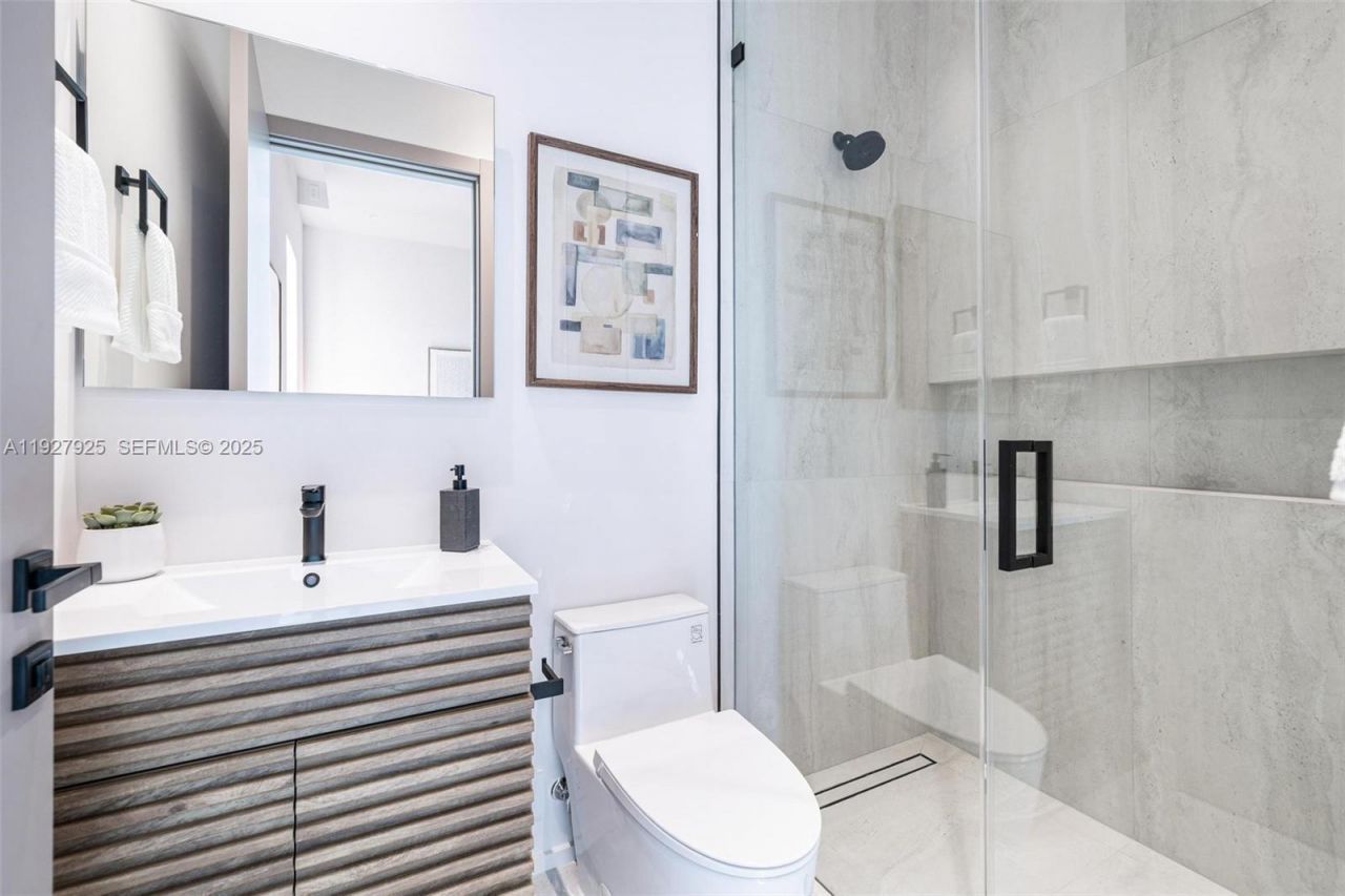 8935 Froude Ave, Surfside, FL 33154 Photo