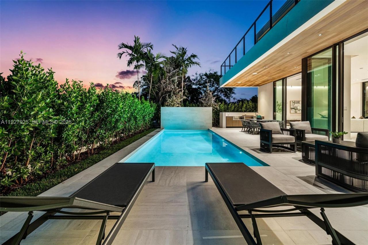 8935 Froude Ave, Surfside, FL 33154 Photo