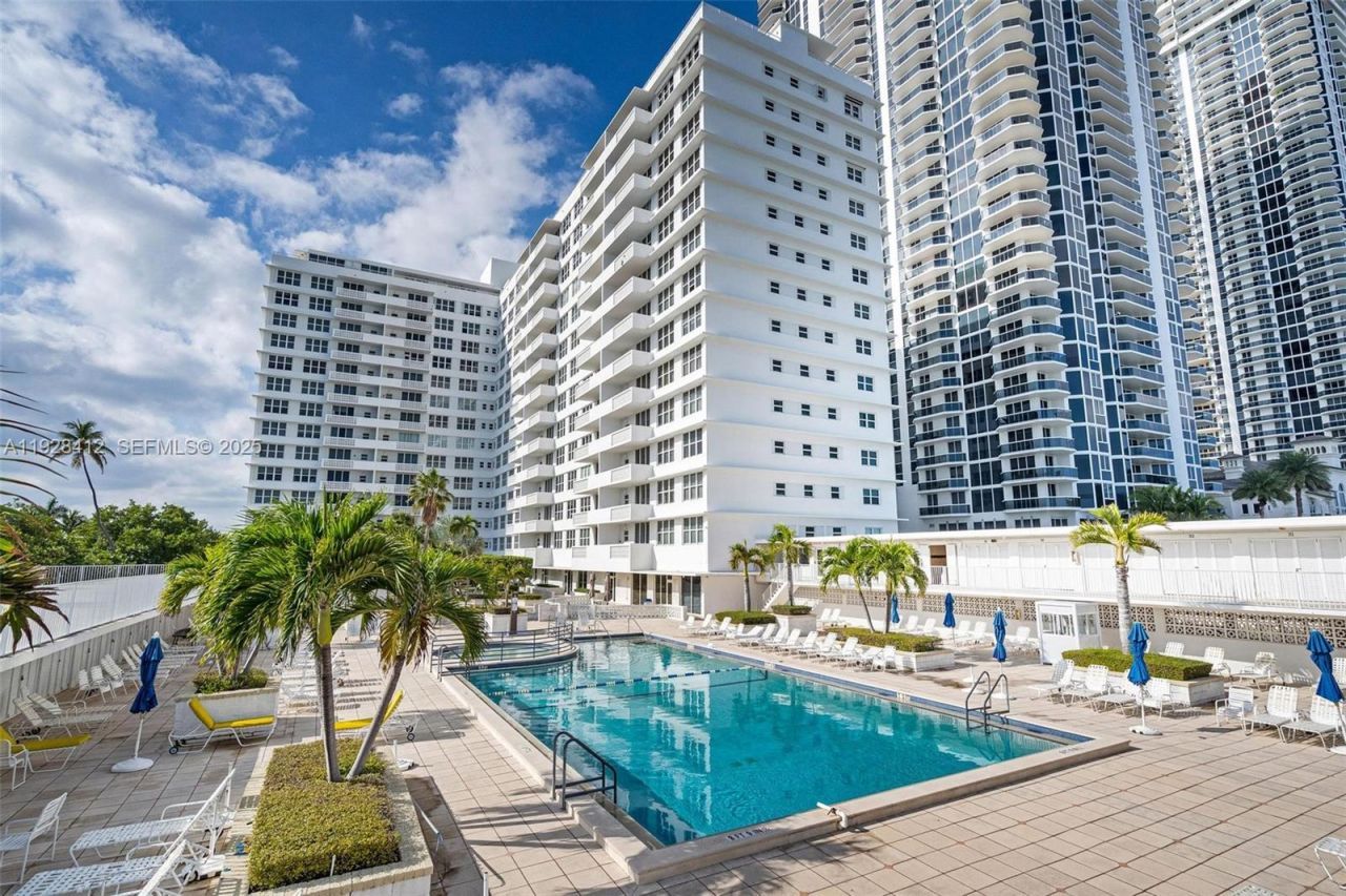 4747 Collins Ave, Unit 207, Miami Beach, FL 33140 Photo
