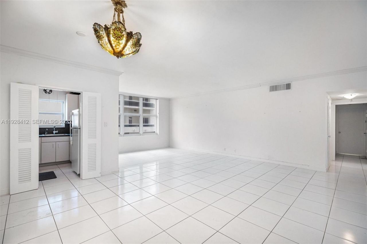 4747 Collins Ave, Unit 207, Miami Beach, FL 33140 Photo