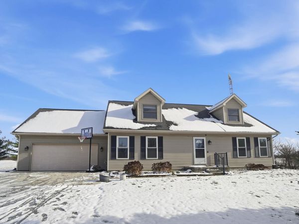 18544 Santa Fe Line Road, Waynesfield, OH 45896