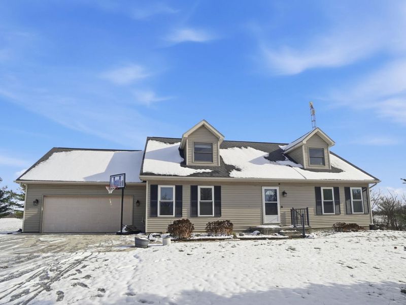 18544 Santa Fe Line Road, Waynesfield, OH 45896 Photo 1