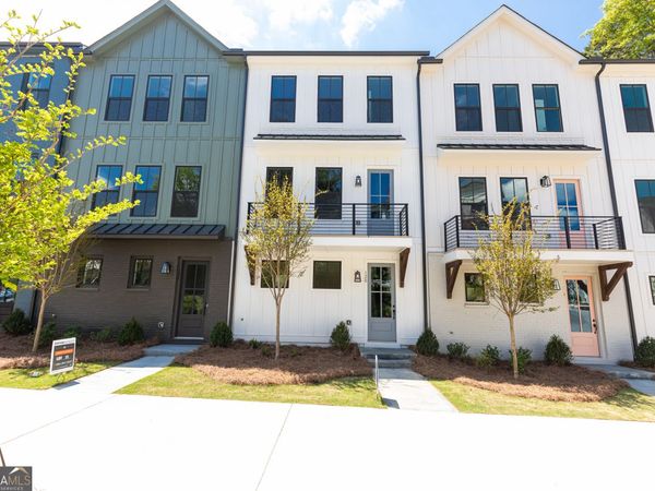 980 Bibbs Circle NW, Unit 17, Atlanta, GA 30318