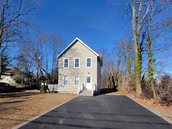 19 Railroad Street, Unit 2nd Floor, Greenlawn, NY 11740