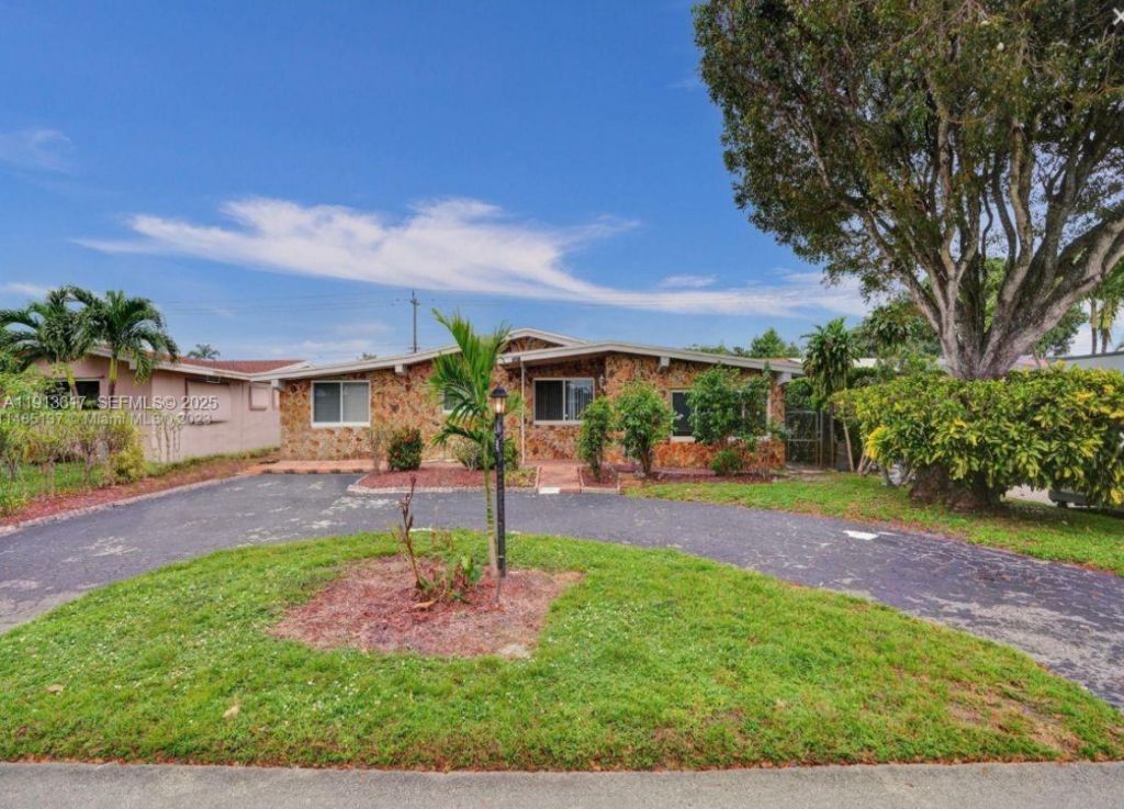 8471 NW 10th St, Hollywood, FL 33024 Photo