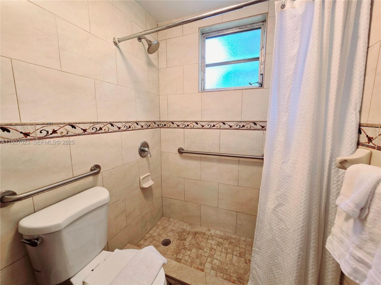 1872 SW 9th St, Miami, FL 33135 Photo