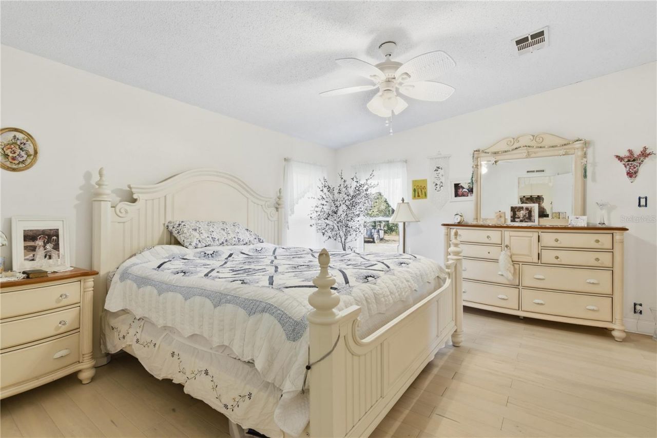 1349 SW 27th Place, Bell, FL 32619 Photo