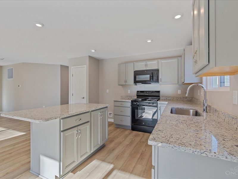 4027 Silverstone Lane, Union Twp, OH 45103 Photo 3