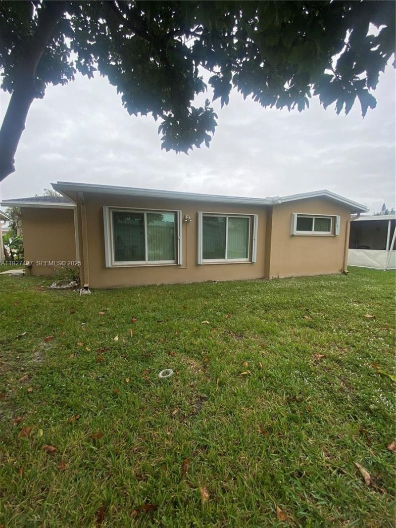 6940 NW 12th St, Margate, FL 33063 Photo