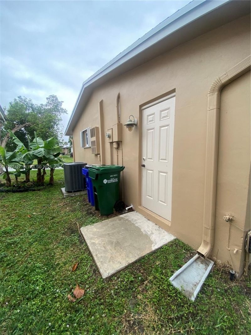 6940 NW 12th St, Margate, FL 33063 Photo