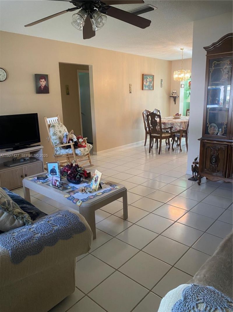 6940 NW 12th St, Margate, FL 33063 Photo