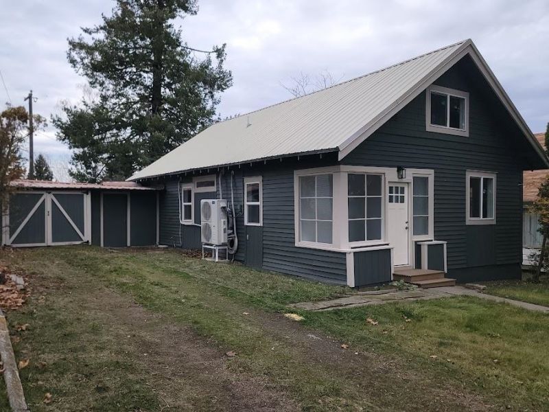 121 N Lake St, Tekoa, WA 99033 Main Photo