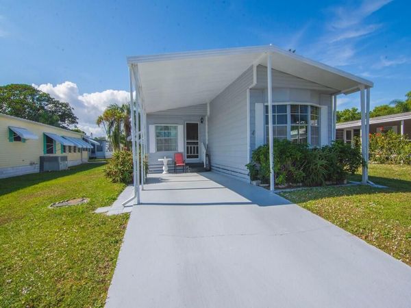 4 Oliva Road, Port Saint Lucie, FL 34952