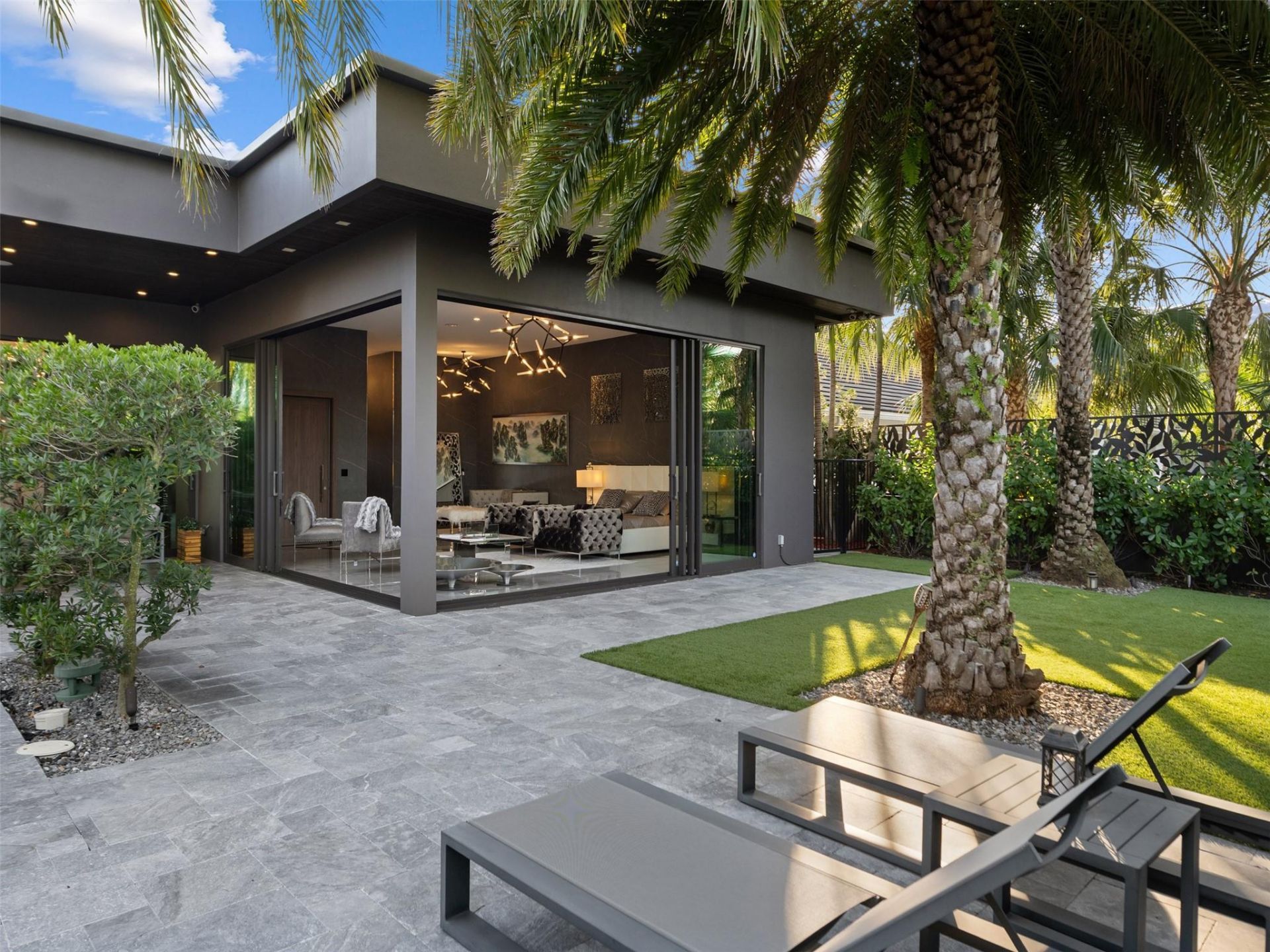 2213 NE 37th Drive, Fort Lauderdale, FL 33308 Photo