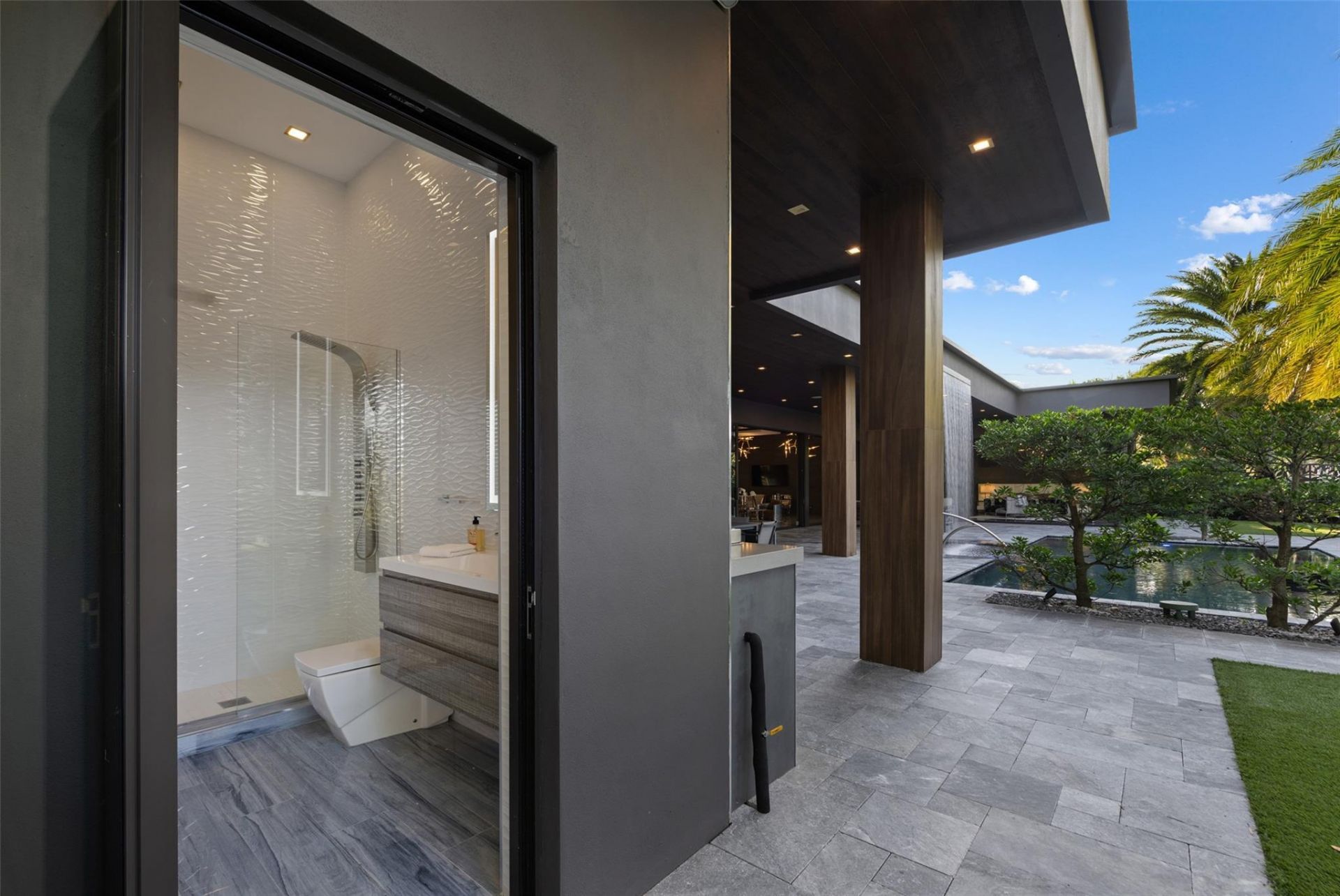 2213 NE 37th Drive, Fort Lauderdale, FL 33308 Photo