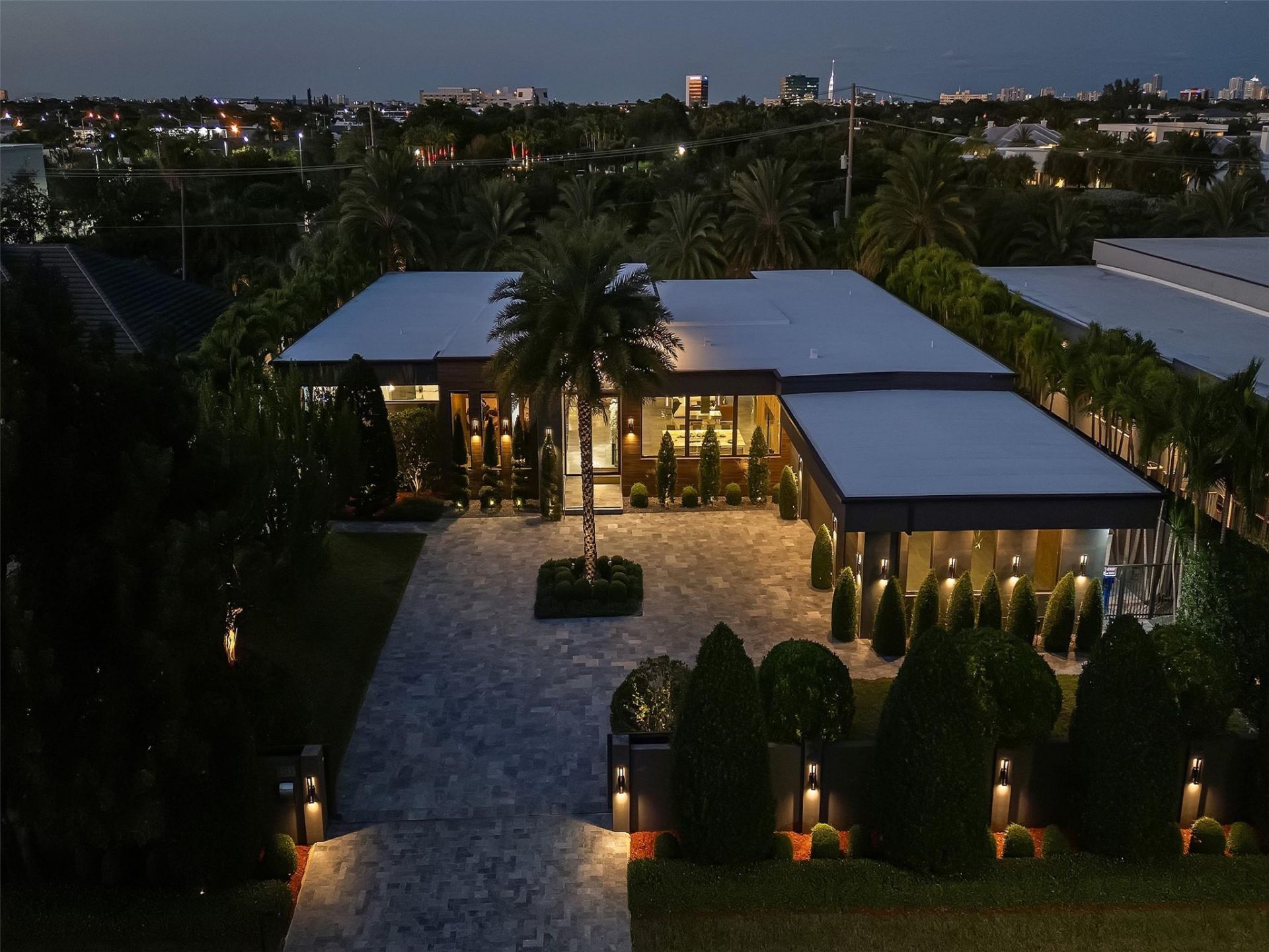 2213 NE 37th Drive, Fort Lauderdale, FL 33308 Photo