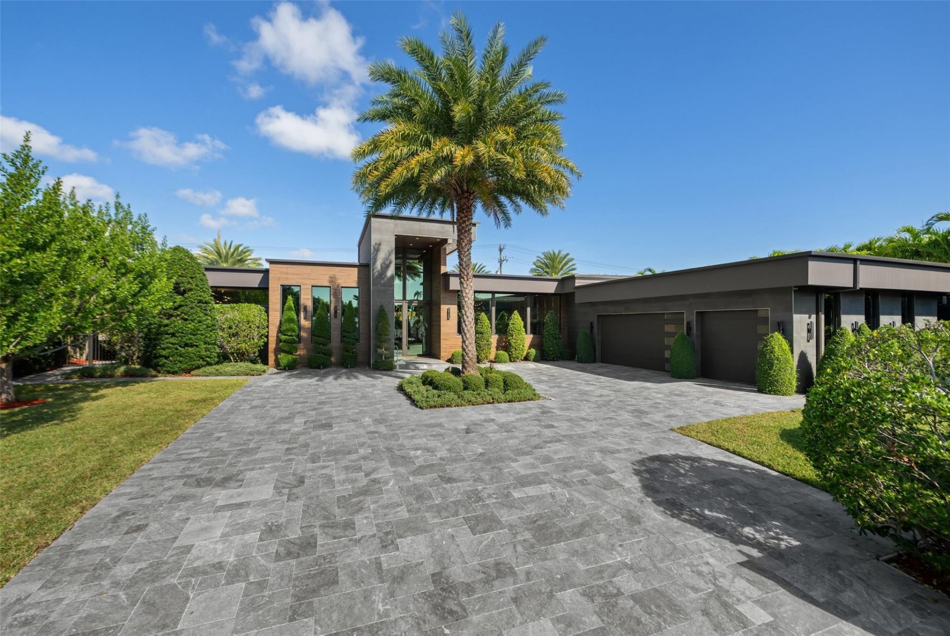 2213 NE 37th Drive, Fort Lauderdale, FL 33308 Photo