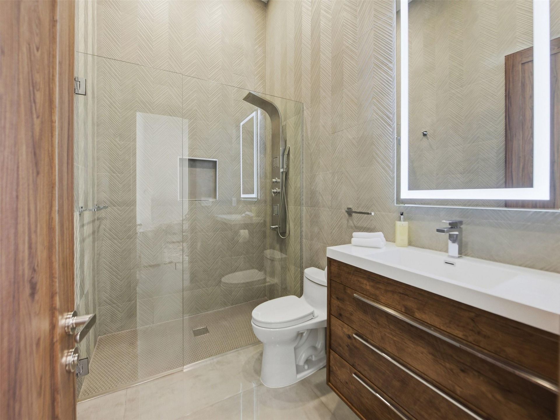 2213 NE 37th Drive, Fort Lauderdale, FL 33308 Photo